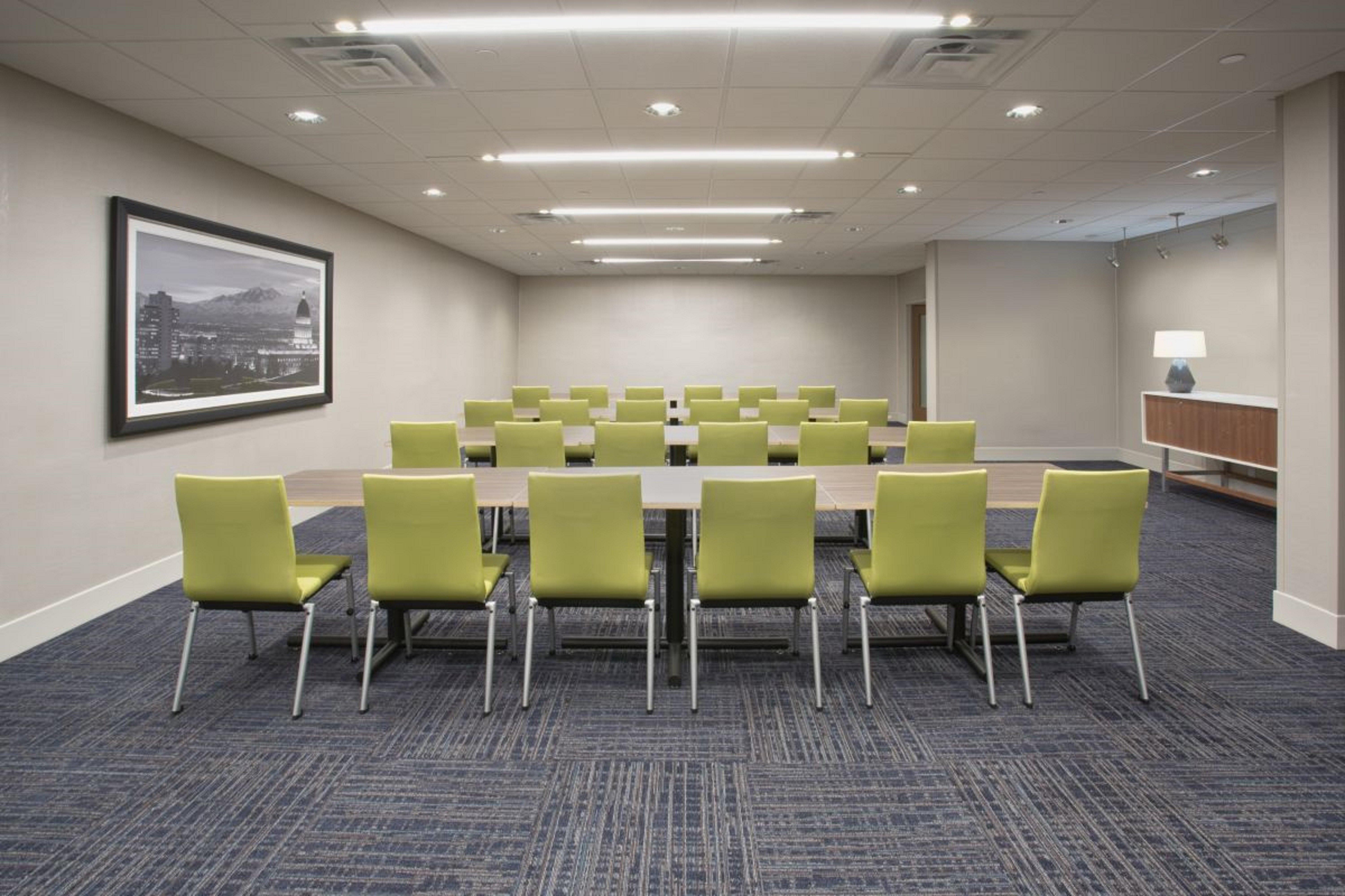Holiday Inn Express & Suites - Kingfisher, An Ihg Hotel Luaran gambar